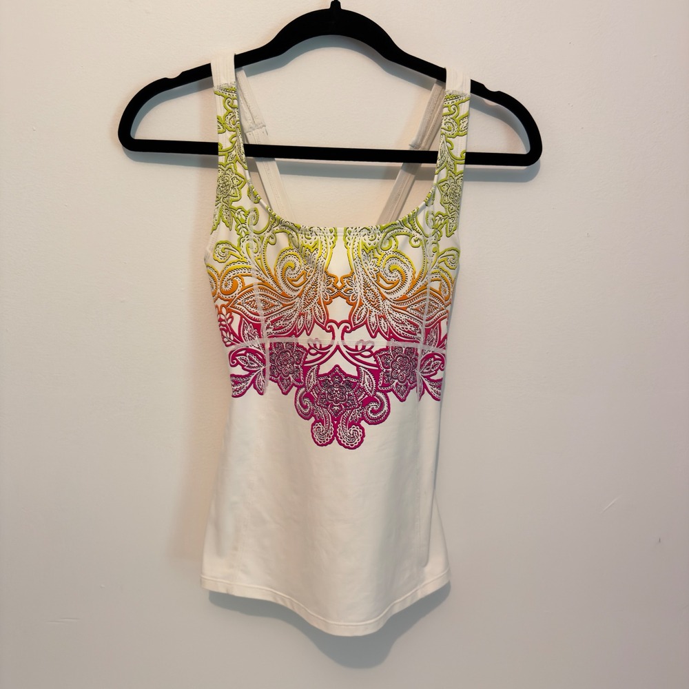 Athleta Womens White Rainbow Paisley Mandala Yoga Tank Top Built In Bra Size M